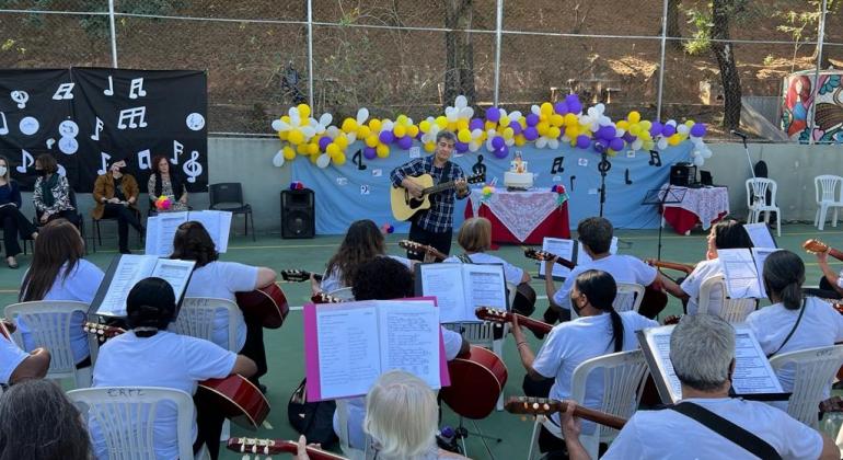 Coral Voz e Violão celebra 9 anos de história no Centro de Referência da Pessoa Idosa