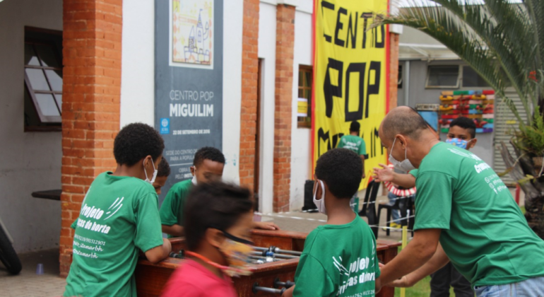 Centro Pop Miguilim completa 29 anos de proteção a crianças e adolescentes Crianças no Centro Pop Miguilim durante atividades recreativas