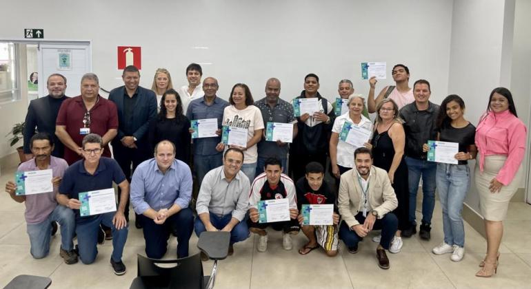 Primeira turma do curso “Usina Escola” é certificada em cerimônia na PBH Primeira turma do curso “Usina Escola” é certificada em cerimônia na PBH