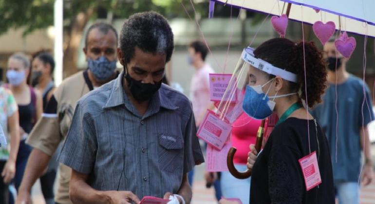 Intervenção artística alerta para a violência sexual contra crianças e adolescentes Intervenção artística alerta para a violência sexual contra crianças e adolescentes