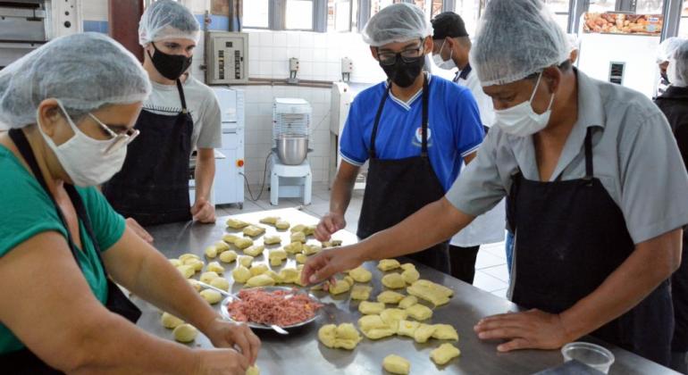 Prefeitura abre inscrições para formação em gastronomia Prefeitura abre inscrições para formação em gastronomia
