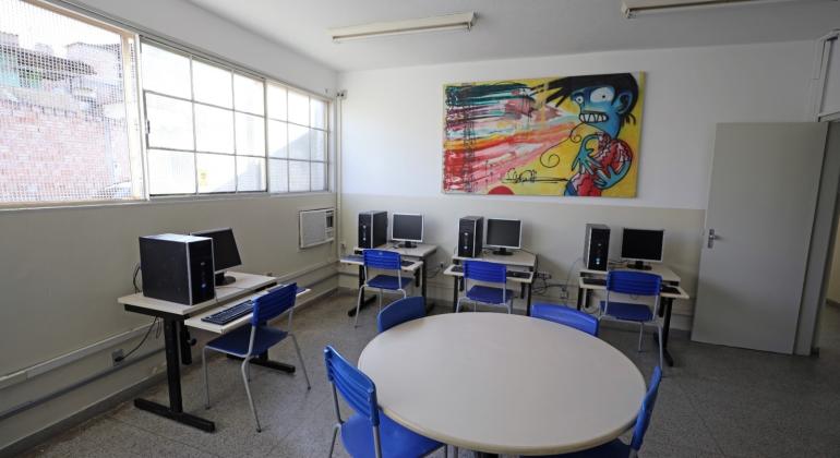 Escola Raimunda está com inscrições abertas para cursos profissionalizantes