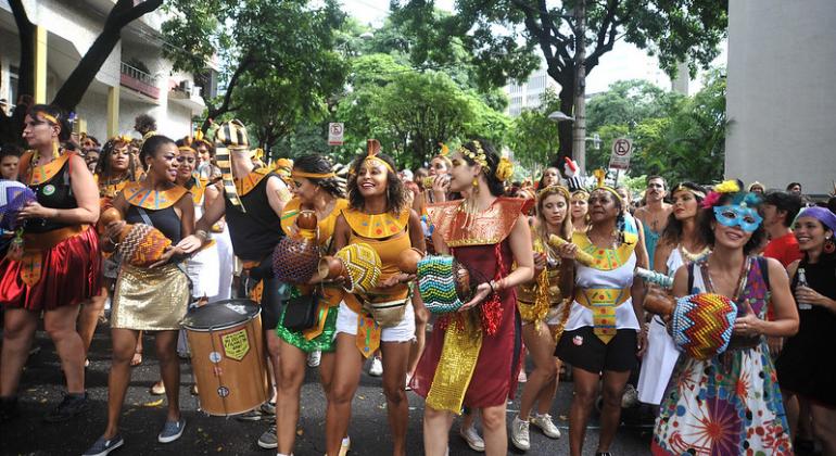 Foliões curtindo o carnaval de Belo Horizonte