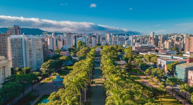 Belotur lança edital do ‘Programa 4 Estações’ para eventos on-line e drive-in Vista de Belo Horizonte