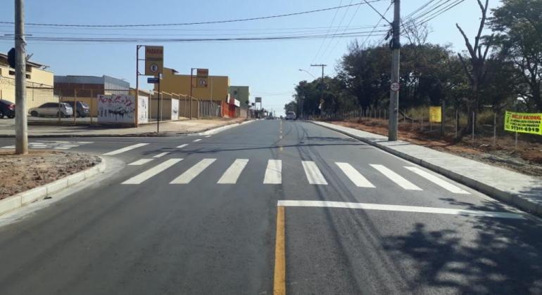 Prefeitura de Belo Horizonte conclui recapeamento na avenida Xangrilá Prefeitura de Belo Horizonte conclui recapeamento na avenida Xangrilá