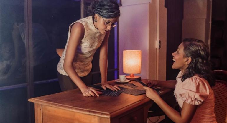 Teatro Marília recebe peça “Entre Letras e Estrelas”, do grupo Flor de Maio Teatro Marília recebe peça “Entre Letras e Estrelas”, do grupo Flor de Maio