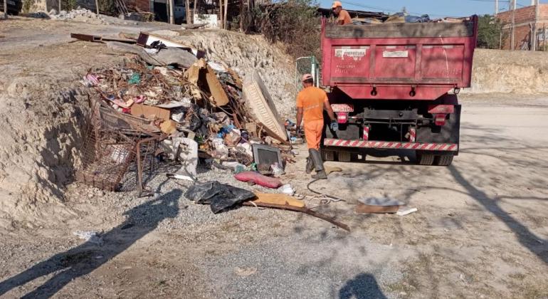 SLU promove mutirão de limpeza nas vilas de Venda Nova Limpeza urbana