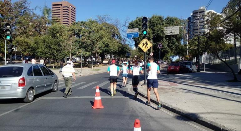 Atletas participam de corrida de rua