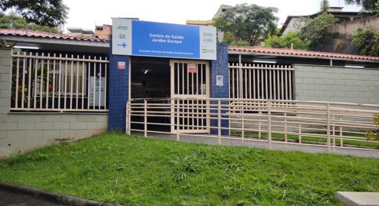 Centros de Saúde com horário ampliado já atenderam mais de 37 mil pessoas em Belo Horizonte Fachada do Centro de Saúde Jardim Europa, em Venda Nova