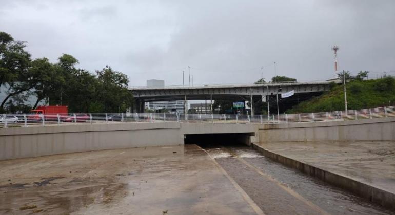 Detalhe da obra construída na Avenida Vilarinho