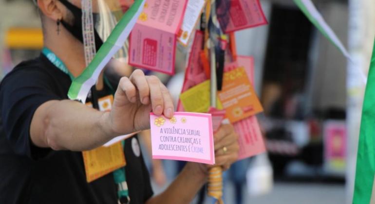 PBH realiza ações de combate à violência sexual contra crianças e adolescentes PBH realiza ações de combate à violência sexual contra crianças e adolescentes