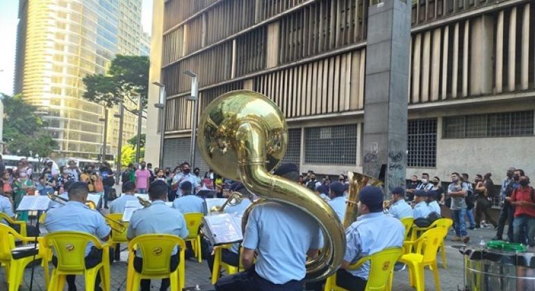 Campanha de Natal da PBH é reconhecida pelos comerciantes da área central Banda da Guarda Municipal se apresenta na Praça Sete, em BH