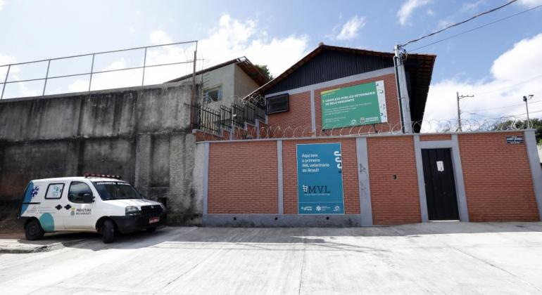 Prefeito Alexandre Kalil visita instalações do Complexo Público Veterinário Fachada do Complexo Público Veterinário de Belo Horizonte