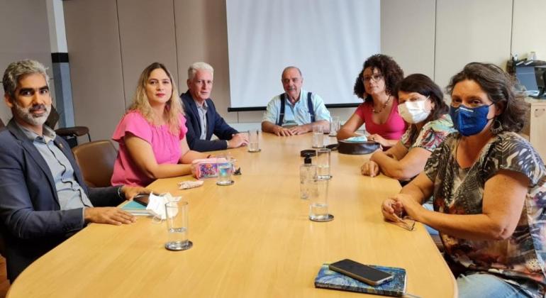 Prefeitura segue em diálogo com representantes da Educação Prefeitura segue em diálogo com representantes da Educação