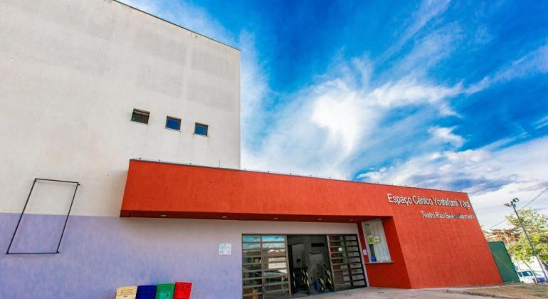 Memória afetiva mineira é tema espetáculo no Teatro Raul Belém Machado Fachada do Teatro Raul Belém Machado