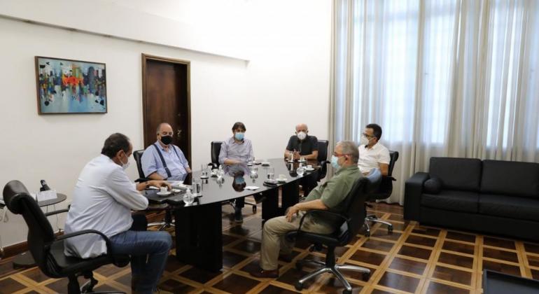 Prefeito Alexandre Kalil se reúne com Comitê de Enfrentamento à Covid-19 Reunião do prefeito com membros do comitê de enfrentamento à pandemia