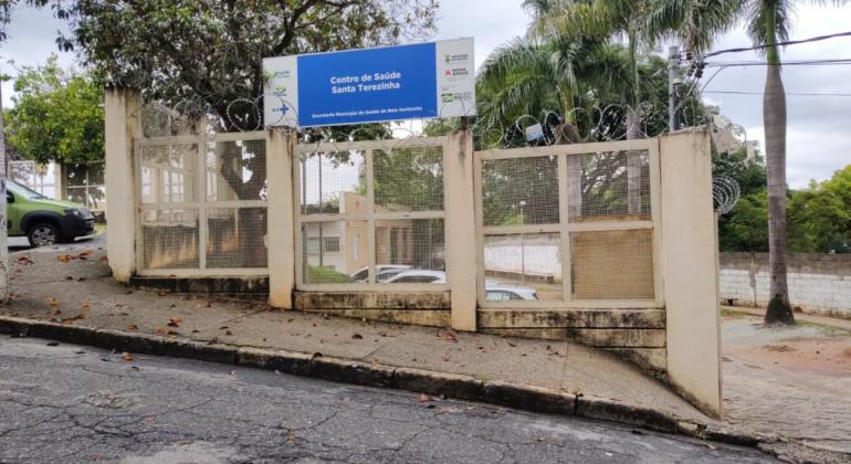 Fachada do Centro de Saúde Santa Terezinha, na regional Pampulha