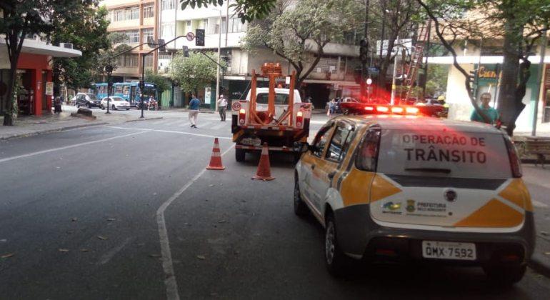 BHTrans troca cabos de semáforos para evitar furtos BHTrans troca cabos de semáforos para evitar furtos