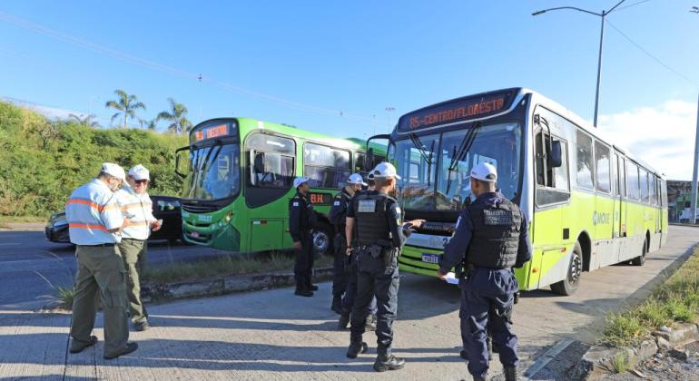 PBH realiza fiscalização em ônibus na Estação São Gabriel e na região Leste