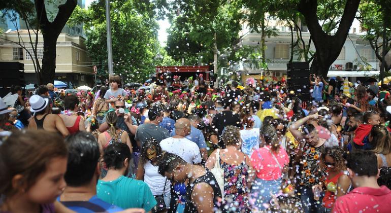 Foliões curtindo o carnaval de Belo Horizonte