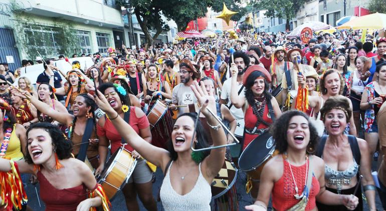 Operação Carnaval de Belo Horizonte 2020 nesta segunda-feira, dia 24 Foliões curtindo o carnaval de Belo Horizonte