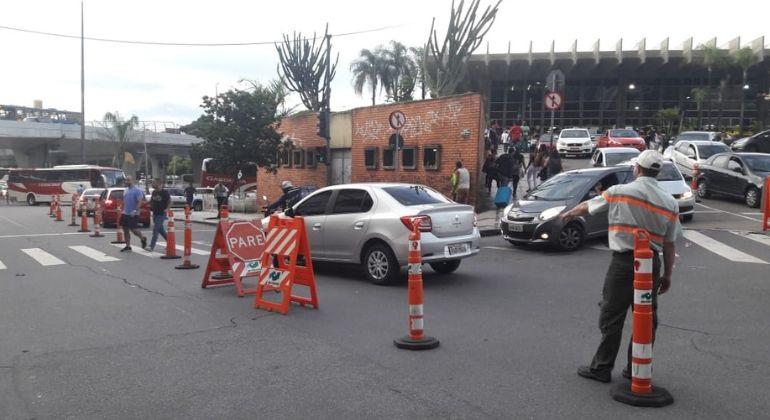 Prefeitura realiza operação de trânsito no entorno da rodoviária para o Carnaval 2023