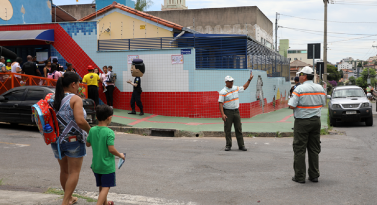 PBH orienta comunidade escolar durante o período de volta às aulas