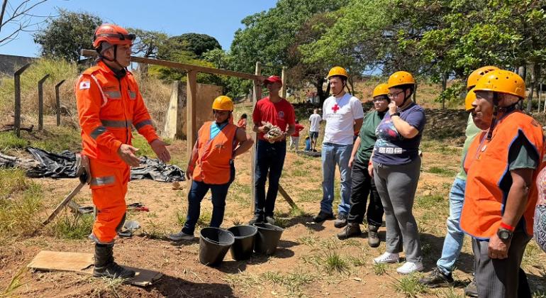 PBH promove treinamento de voluntários para salvamento de vítimas da chuva