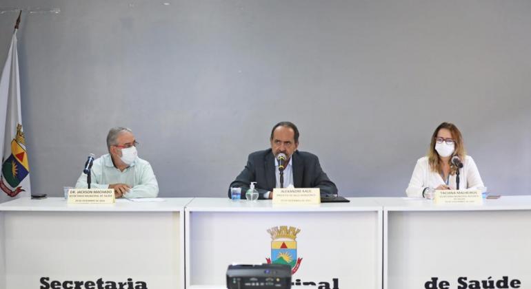 Prefeitura de Belo Horizonte amplia funcionamento de nove Centros de Saúde Secretário Jackson Machado, Prefeito Alexandre Kalil e Secretária Adjunta Taciana Malheiros
