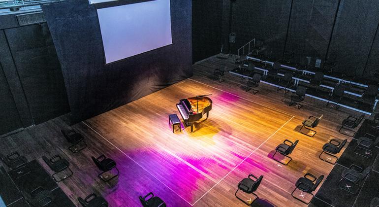 Espaço Cênico Yoshifumi Yagi/Teatro Raul Belém Machado é palco de shows e espetáculo de dança em novembro Espaço Cênico Yoshifumi Yagi/Teatro Raul Belém Machado é palco de shows