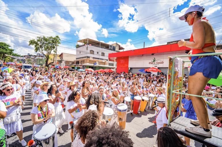 Último final de semana do Carnaval reúne foliões em cortejos de 30 blocos Último final de semana do Carnaval reúne foliões em cortejos de 30 blocos