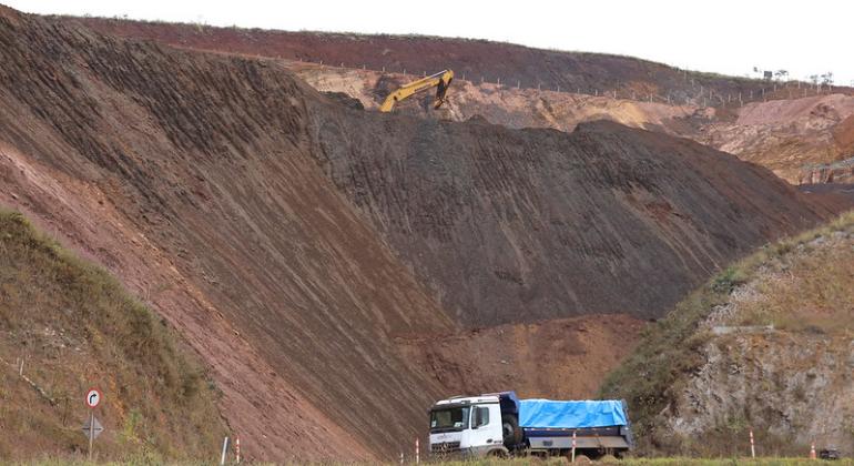 Superior Tribunal de Justiça (STJ) suspende mineração na Serra do Curral Superior Tribunal de Justiça (STJ) suspende mineração na Serra do Curral