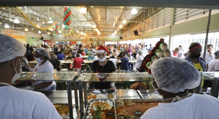 PBH começa a receber presentes para o Almoço de Natal do Restaurante Popular 