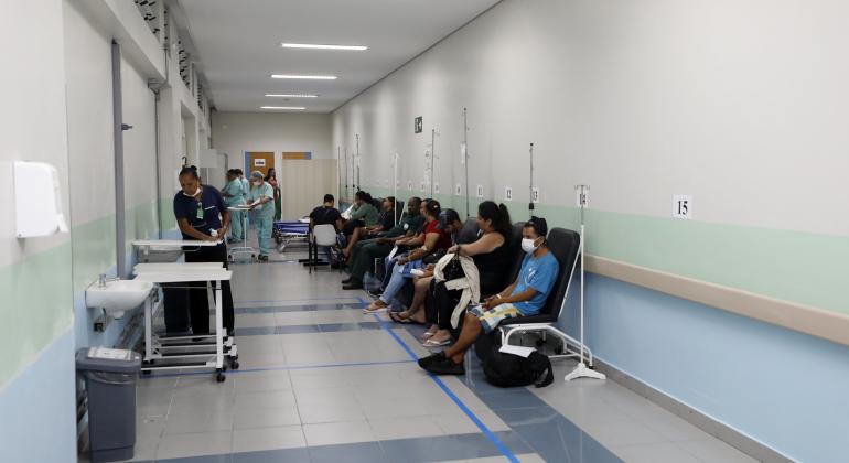  Mais de 1.500 pessoas com sintomas de dengue foram atendidas no fim de semana