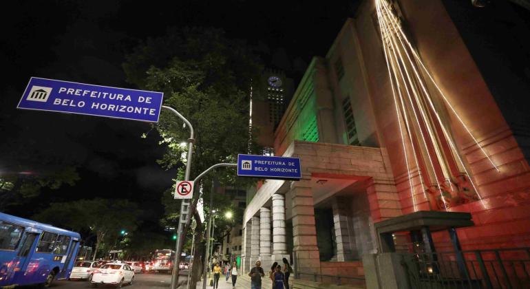 Confira o funcionamento da Prefeitura nos feriados de Natal e Ano Novo