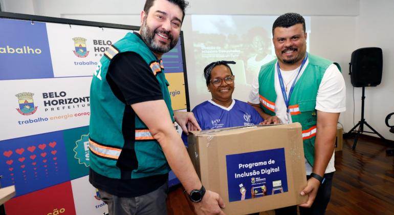 Milésimo computador é doado pela PBH a família em vulnerabilidade social