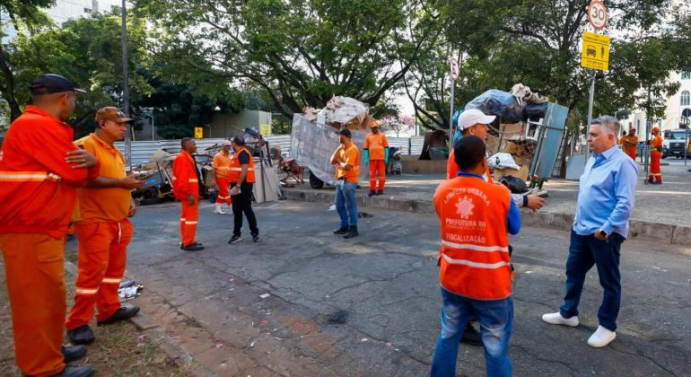 Prefeitura de BH resolve demanda de catadores e população na Praça João Pessoa