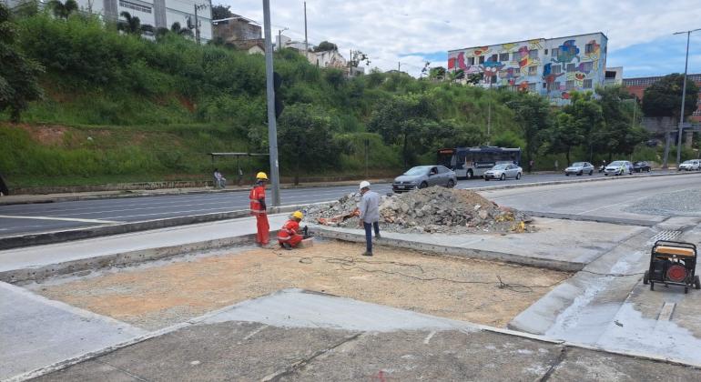  PBH executa obras de manutenção no pavimento rígido da avenida Antônio Carlos 