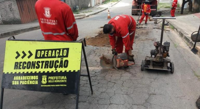 Prefeitura vai investir R$ 40 milhões em serviços de tapa-buraco em 2022 Prefeitura vai investir R$ 40 milhões em serviços de tapa-buraco em 2022