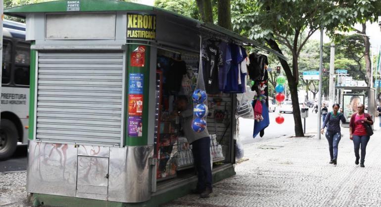 Licença e publicidade em bancas de jornais são prorrogadas até o fim de 2026