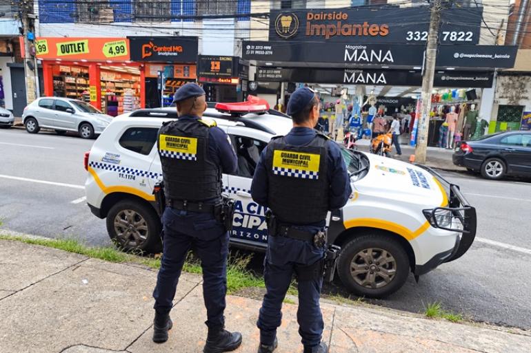 Guarda Municipal lança o projeto Barreiro + Seguro com reforço do patrulhamento na movimentada área comercial Guarda Municipal reforça patrulhamento em movimentada área comercial com o projeto Barreiro + Seguro
