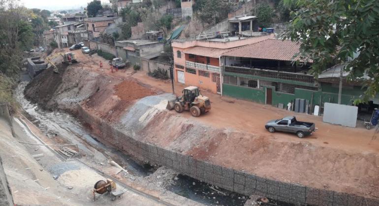  Sudecap concluiu obras de contenção na avenida Basílio da Gama, na região Norte