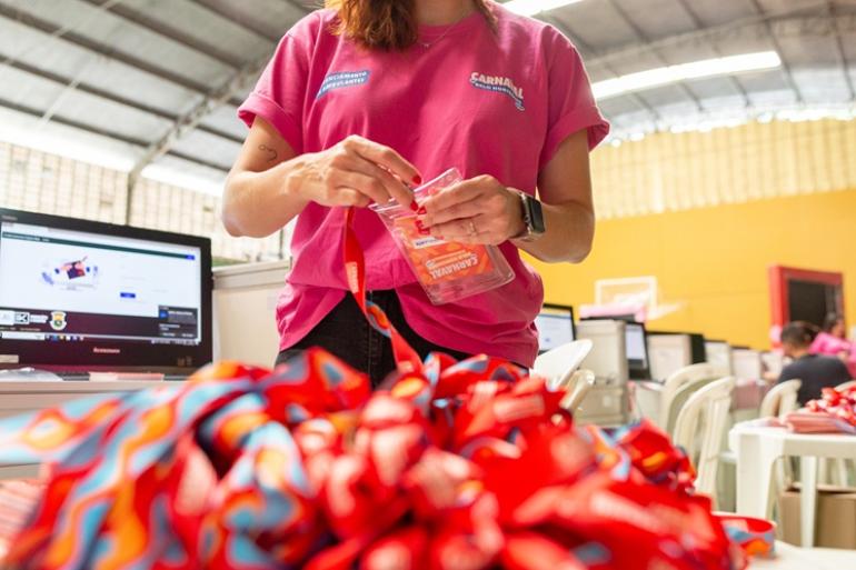 PBH inicia nesta segunda-feira (26) entrega das credenciais dos ambulantes para o Carnaval