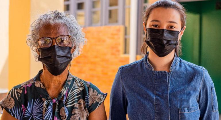 Circuito Municipal de Cultura lança episódios de “Histórias de Alimentar a Alma" Bernardina de Sena e Renata Sampaio, que realizam a preparação da receita lombo recheado e guarnições