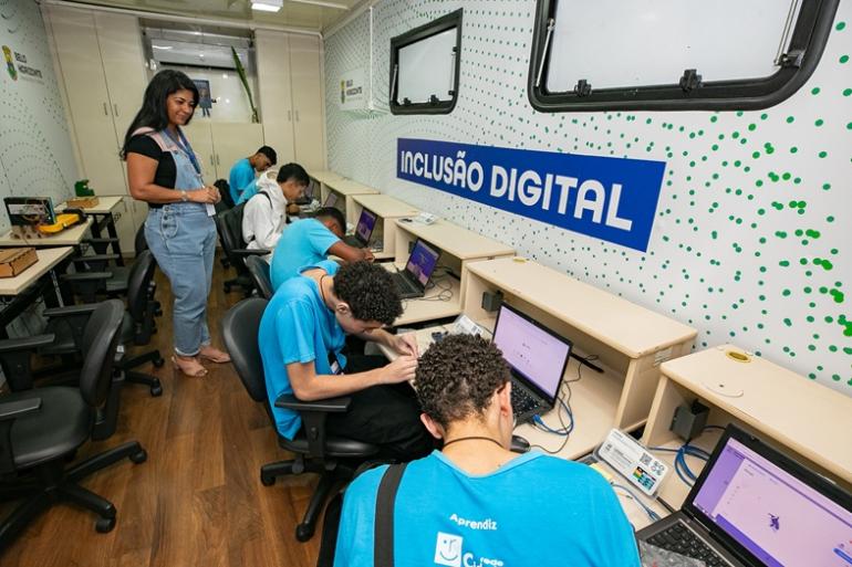 Prefeitura firma parceria com a Caixa Econômica Federal na área de tecnologia durante o BH Lab Day