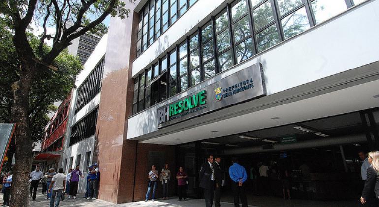 PBH e rede de supermercados fazem mutirão para ofertas de vagas de empregos PBH e rede de supermercados fazem mutirão para ofertas de vagas de empregos