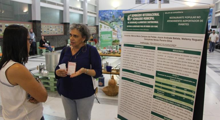 PBH recebe Relatos de Pesquisa e de Experiência sobre segurança alimentar PBH recebe Relatos de Pesquisa e de Experiência sobre segurança alimentar