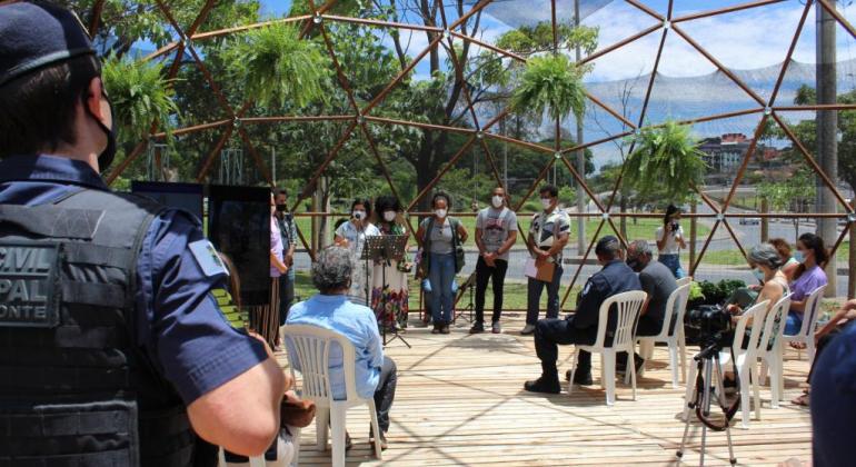 PBH lança “Elas Cultivam a Lagoinha”, voltado para mulheres em vulnerabilidade social PBH lança “Elas Cultivam a Lagoinha”, voltado para mulheres em vulnerabilidade social