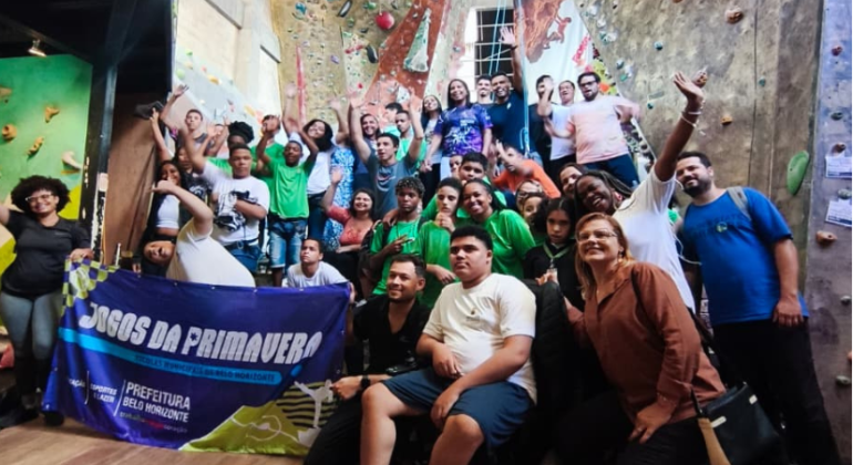 Estudantes com deficiência participam pela primeira vez de escalada inclusiva