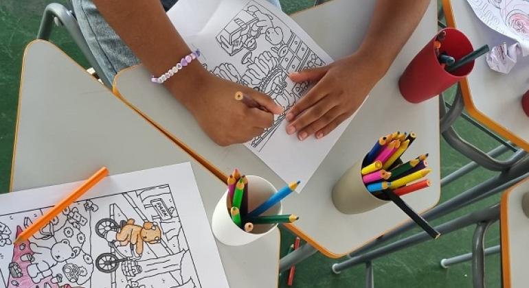As escolas municipais de Belo Horizonte se transformaram em centros de lazer e aprendizado com a realização do programa Escola nas Férias. Crianças e adolescentes com até 14 anos aproveitaram dois dias inteiros de brincadeiras, esportes, oficinas, sessões de cinema e brinquedos infláveis em uma programação gratuita e aberta para toda a comunidade escolar. Além da diversão nesta quinta e sexta-feira (31 de julho e 1º de agosto), os participantes tiveram direito a três refeições diárias, com café da manhã, a